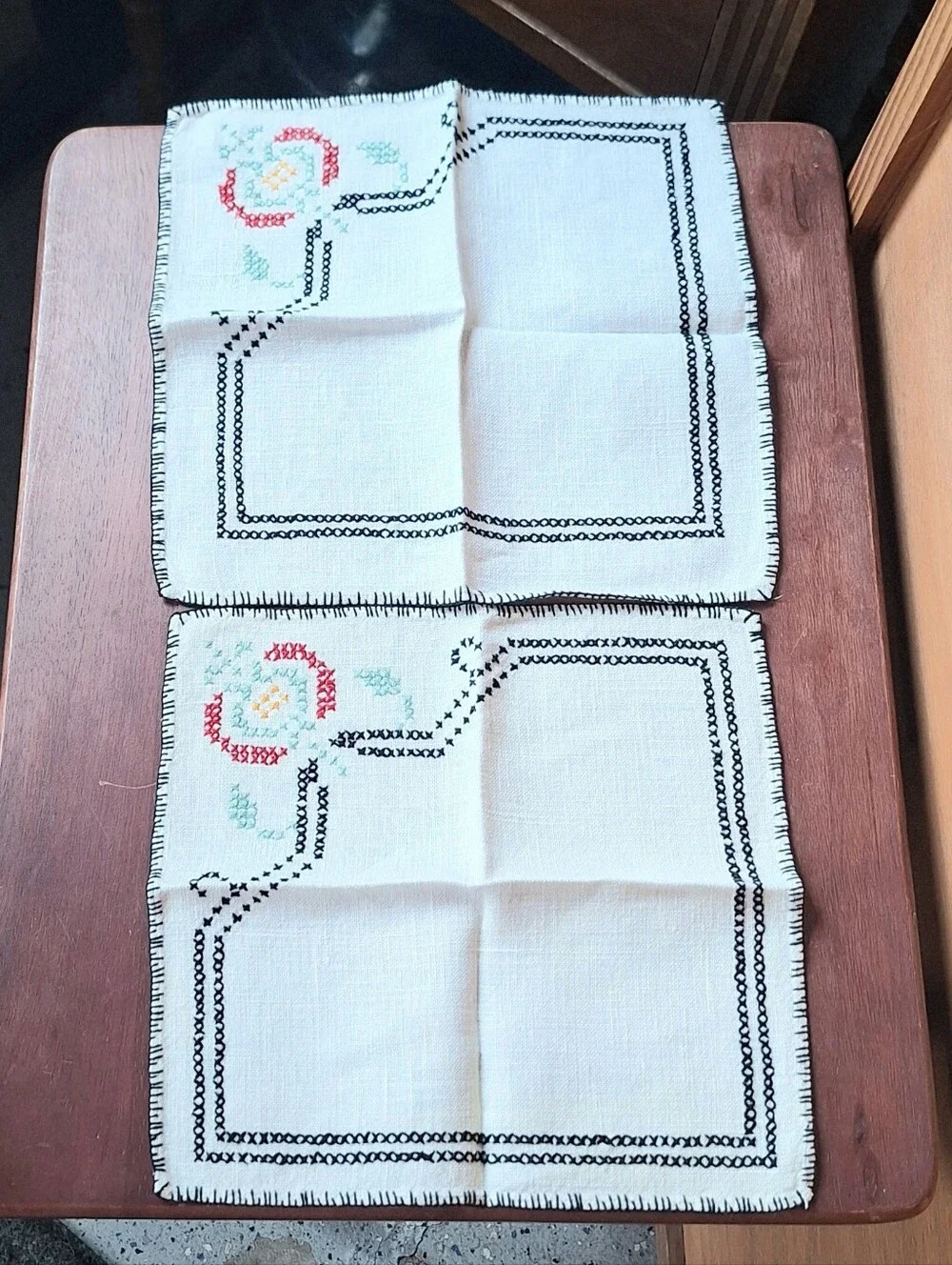 Vintage Handmade Embroidered Floral Linen Napkins Set of 4, Ivory